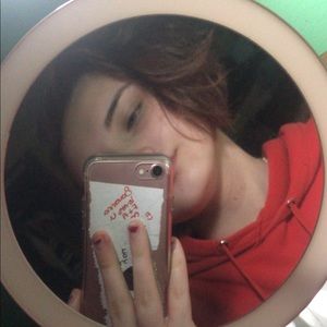 Meet your Posher, Adeana